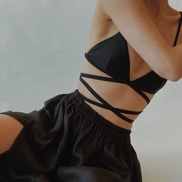 Matteau Black Wrap Triangle Bikini Top Sz. 1 - Picture 12 of 16